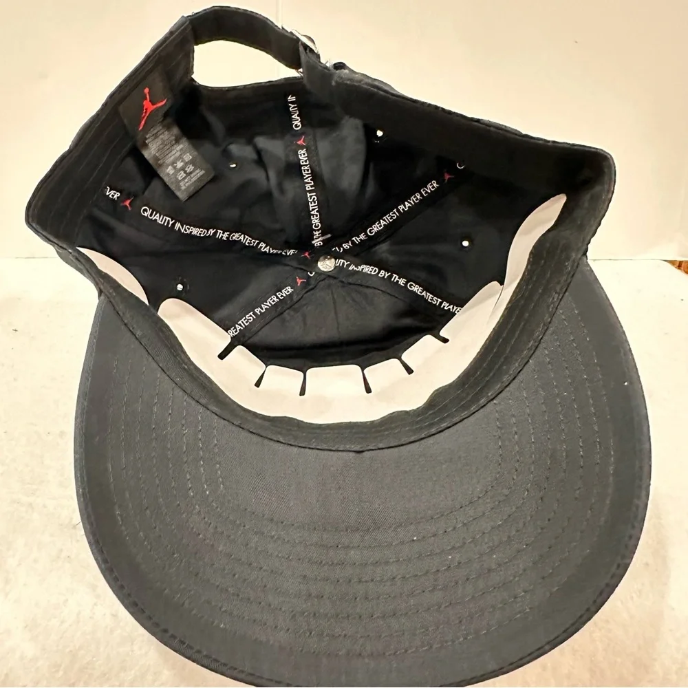Jordan Black and Red Jumpman Hat - Picture 7 of 10